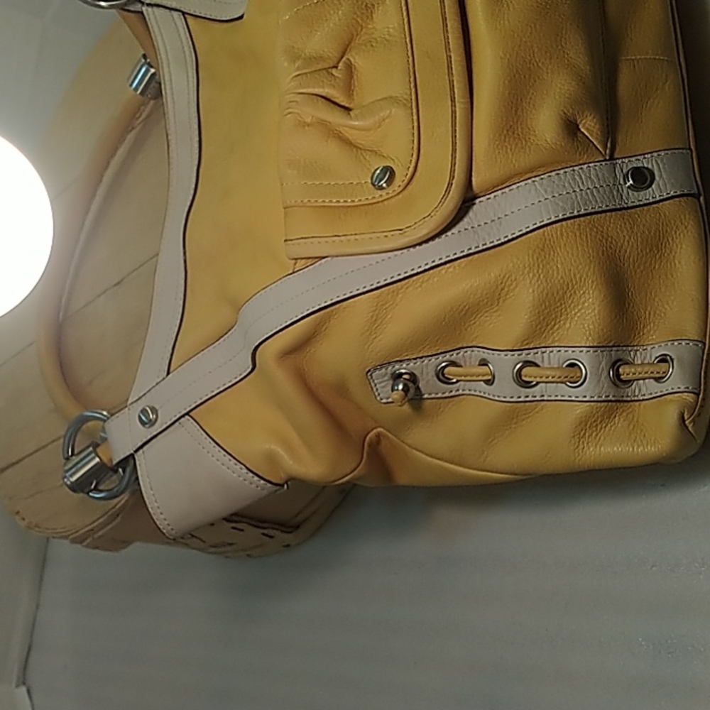 B Makowsky Gold/Yellow Purse Leather - image 5